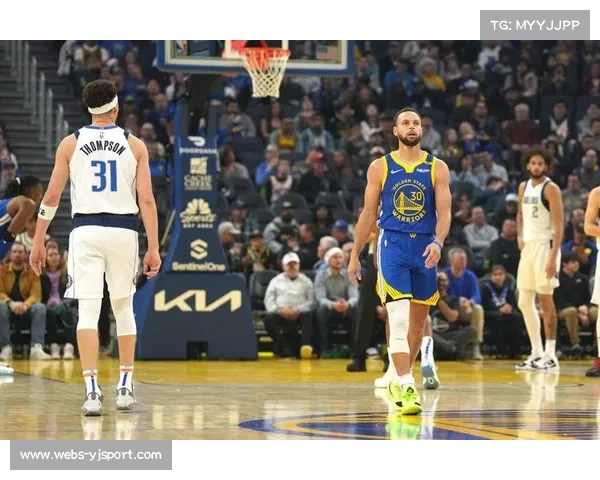 勇士第三节一波流，库里连续三分引爆大通中心